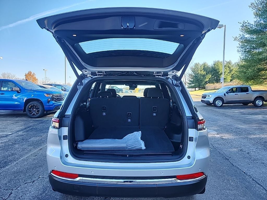 2025 Jeep Grand Cherokee Laredo X