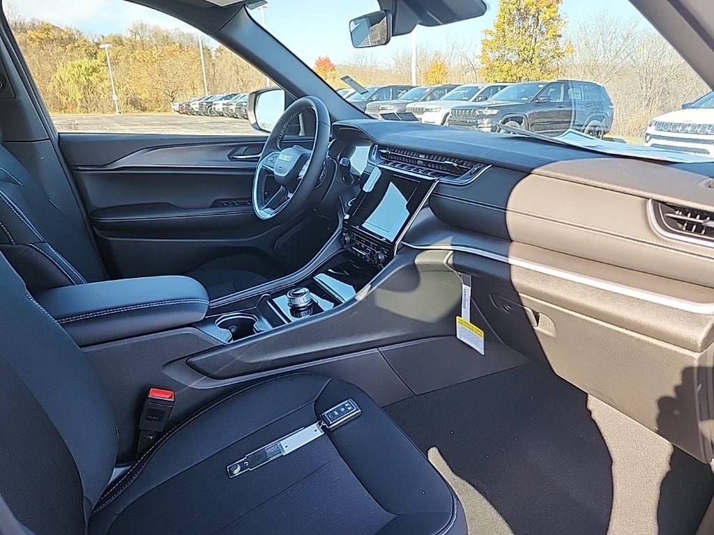 2025 Jeep Grand Cherokee Laredo X