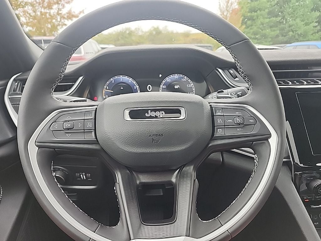 2025 Jeep Grand Cherokee Laredo