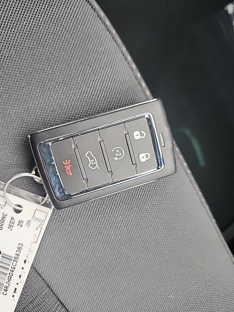 2025 Jeep Grand Cherokee Laredo