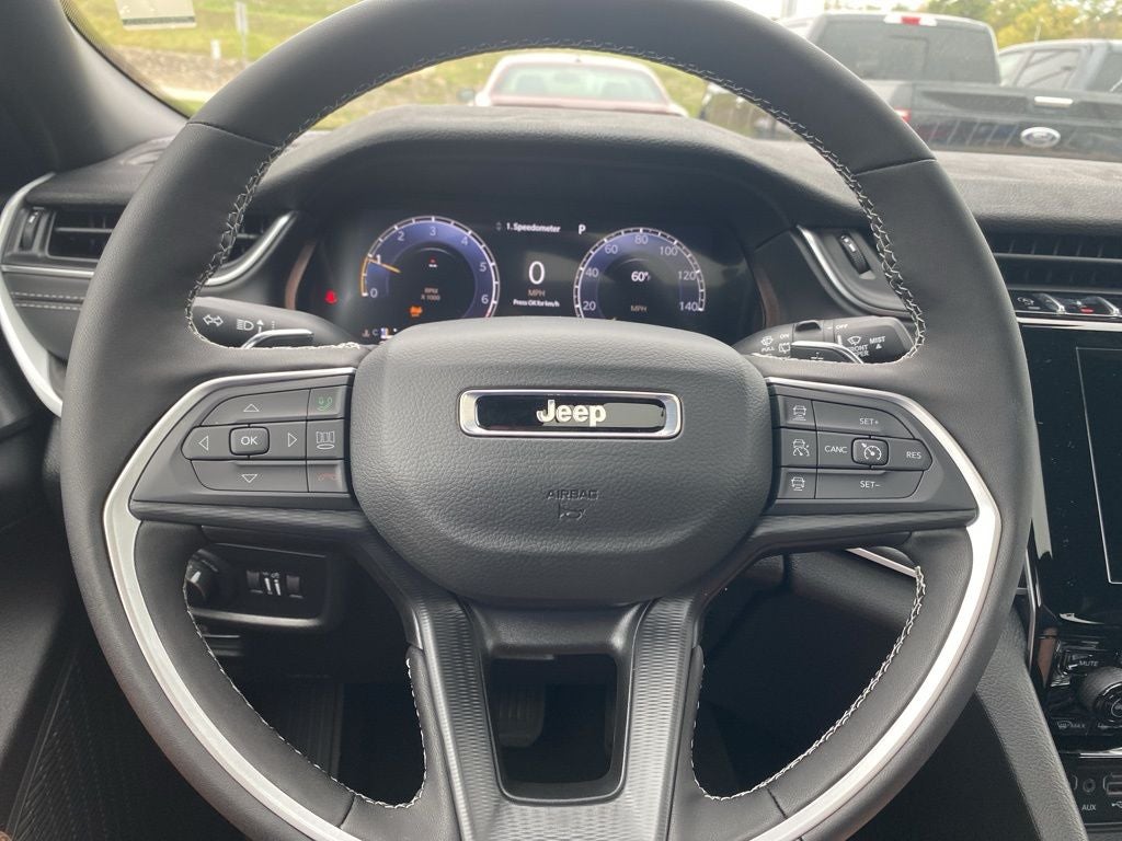 2025 Jeep Grand Cherokee Laredo