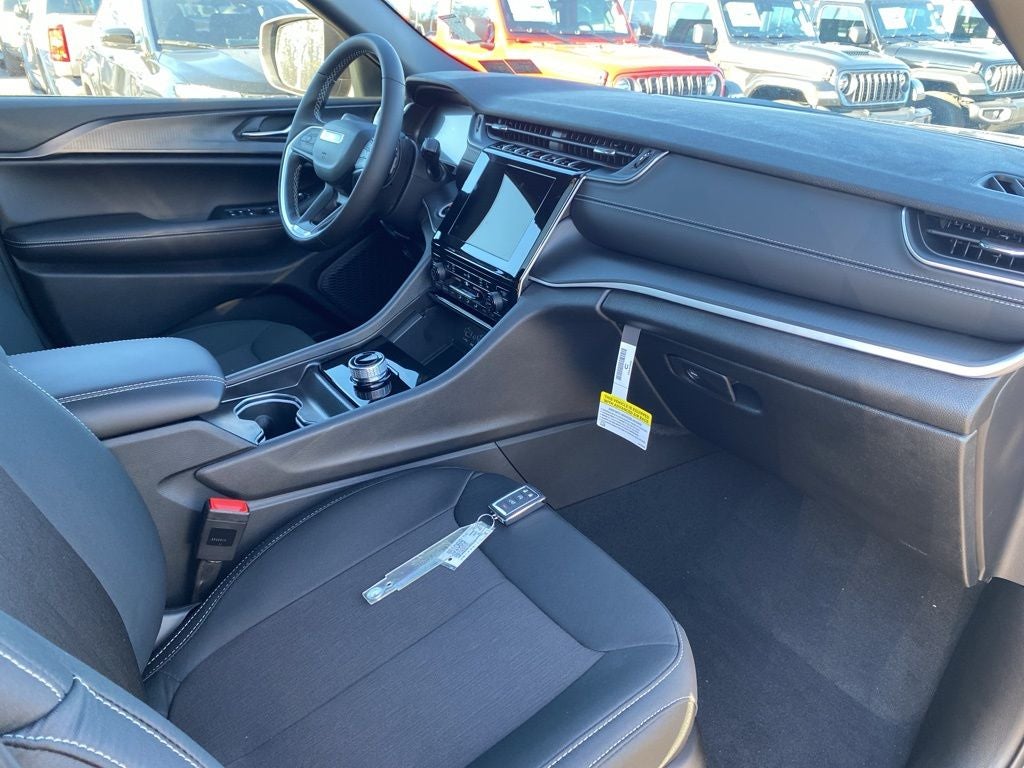 2025 Jeep Grand Cherokee Laredo X