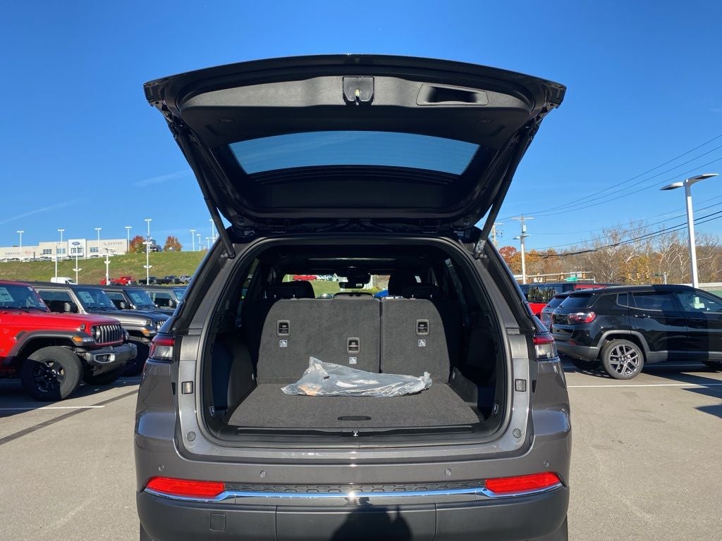 2025 Jeep Grand Cherokee Laredo X