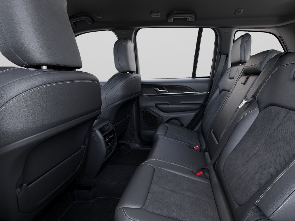 2027 Jeep Grand Cherokee Altitude