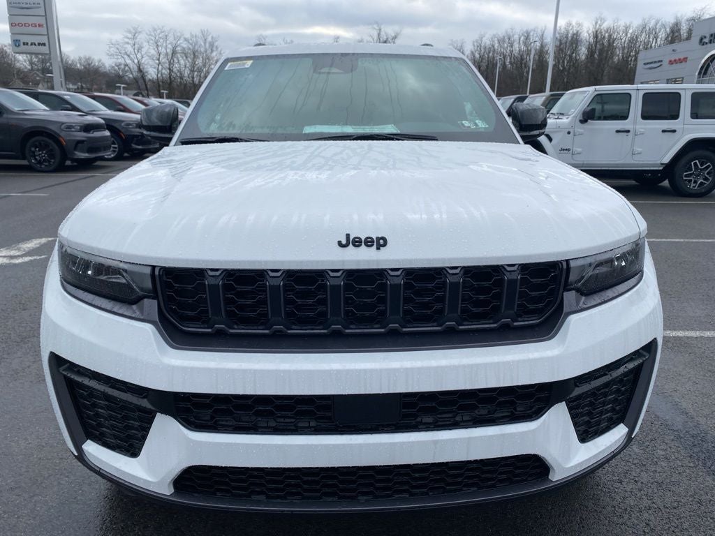 2026 Jeep Grand Cherokee Laredo
