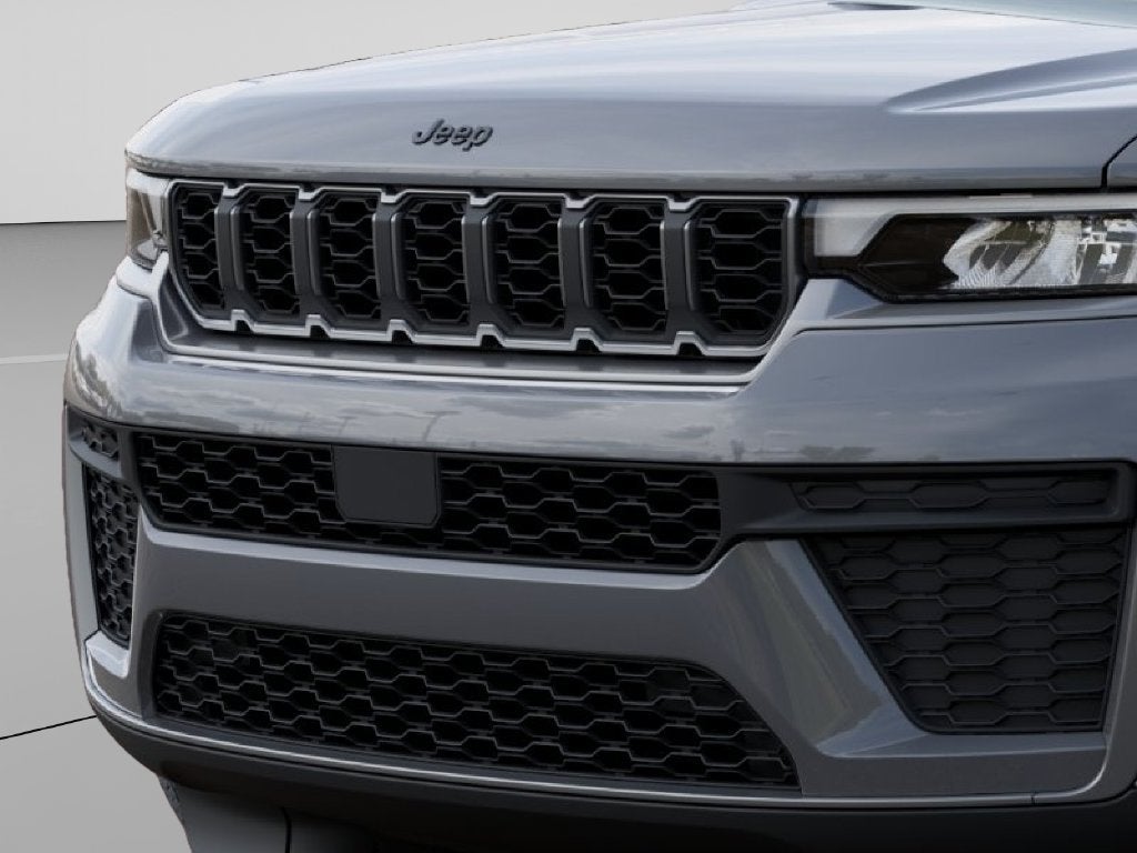 2027 Jeep Grand Cherokee Laredo Altitude