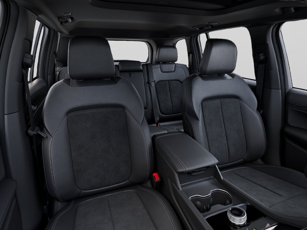 2027 Jeep Grand Cherokee Laredo Altitude