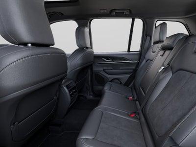 2027 Jeep Grand Cherokee Laredo Altitude
