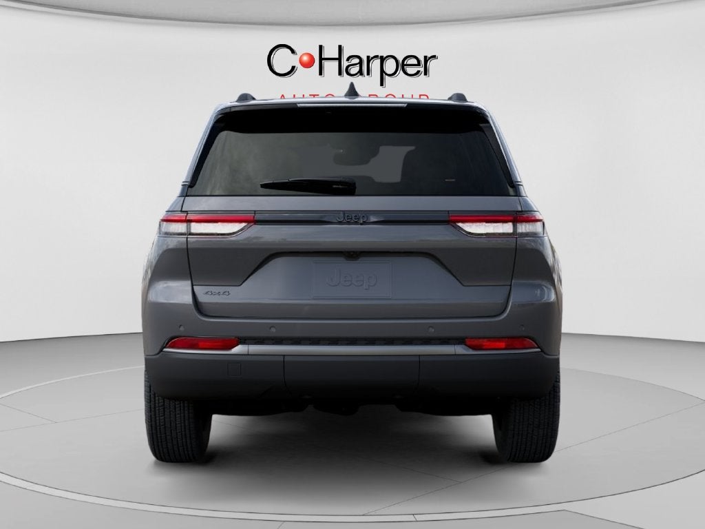 2027 Jeep Grand Cherokee Laredo Altitude