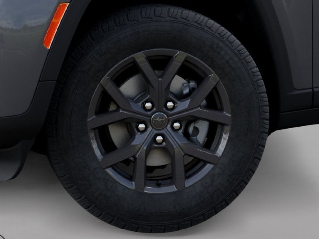 2027 Jeep Grand Cherokee Laredo Altitude