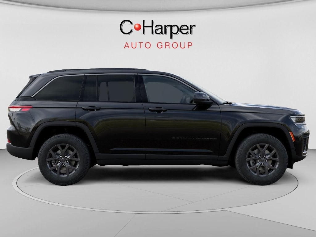 2027 Jeep Grand Cherokee Laredo Altitude
