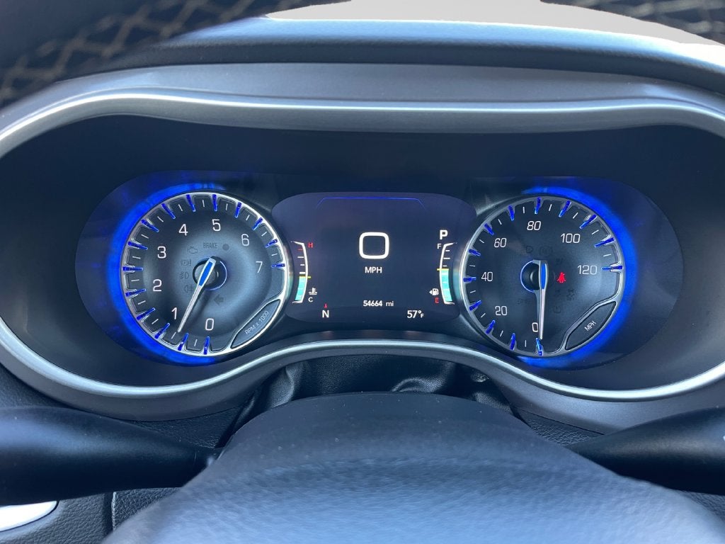 2025 Chrysler Pacifica Select