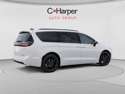 2027 Chrysler Pacifica Limited
