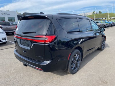 2026 Chrysler Pacifica Limited