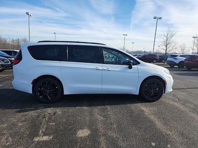 2026 Chrysler Pacifica Limited