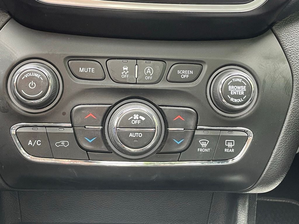 2021 Jeep Cherokee Latitude Lux