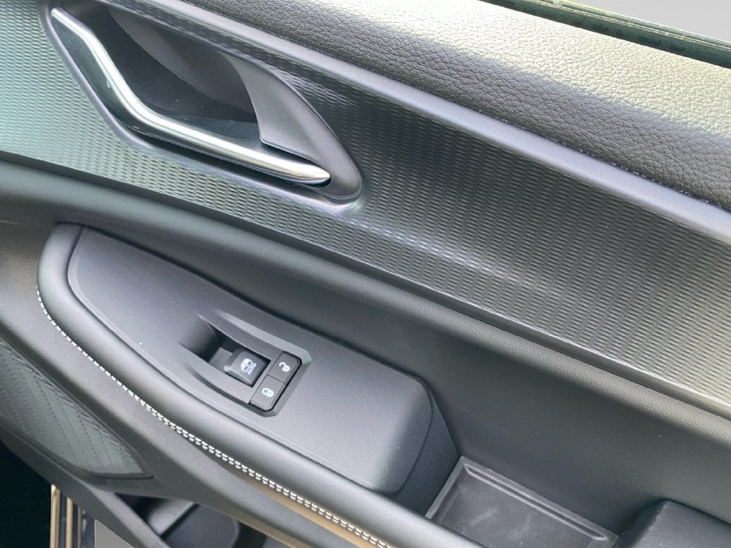 2027 Jeep Grand Cherokee Laredo