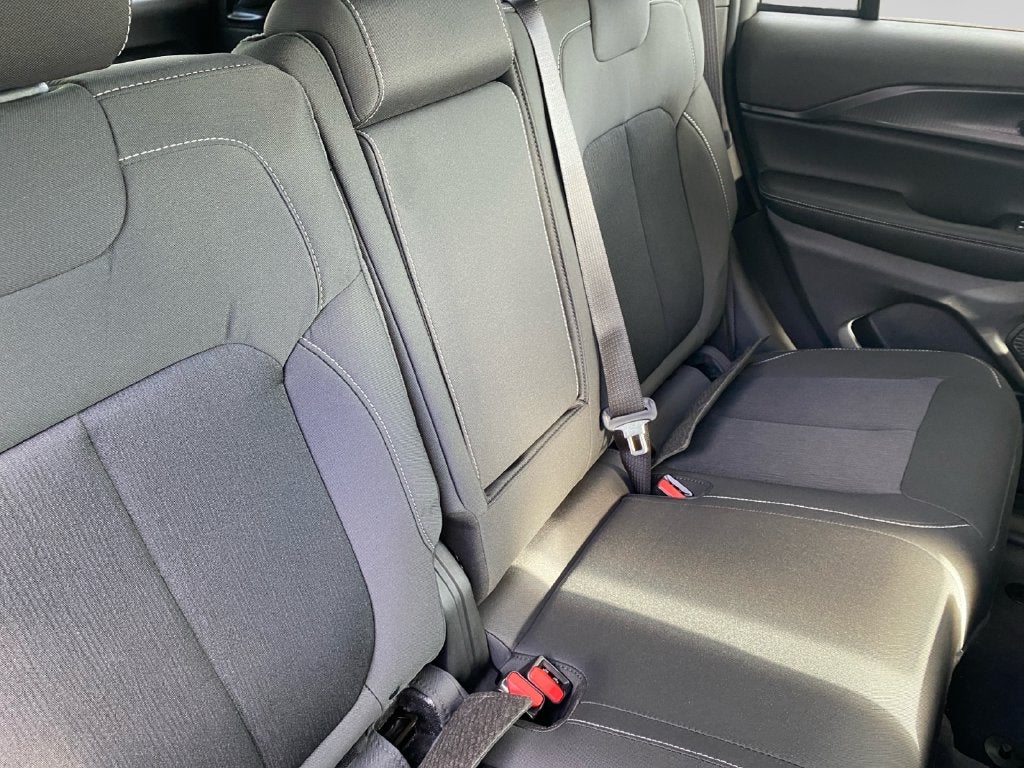 2027 Jeep Grand Cherokee Laredo