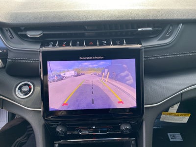 2027 Jeep Grand Cherokee Laredo