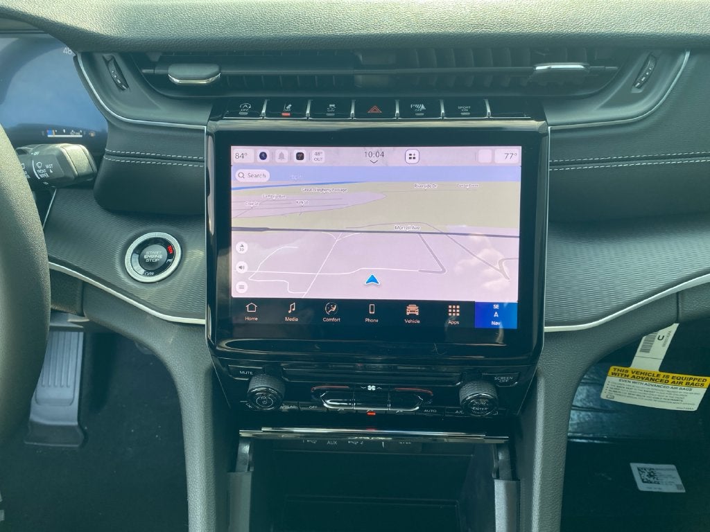 2027 Jeep Grand Cherokee Laredo