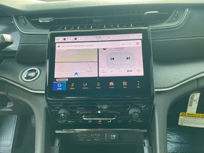 2027 Jeep Grand Cherokee Laredo
