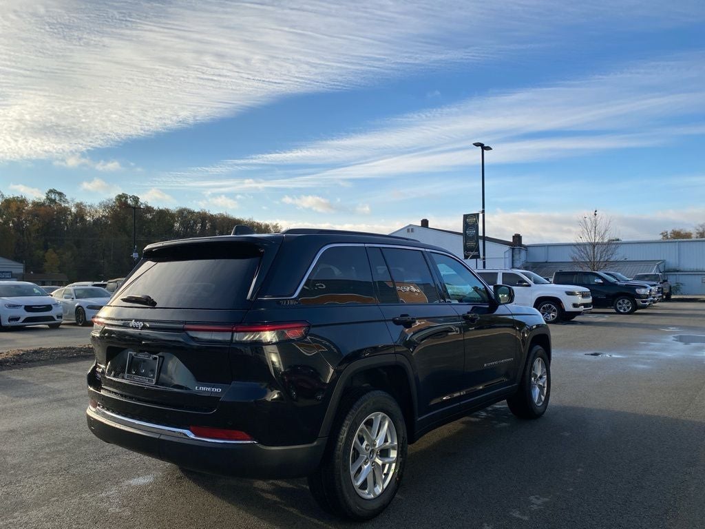 2025 Jeep Grand Cherokee GRAND CHEROKEE LAREDO X 4X4