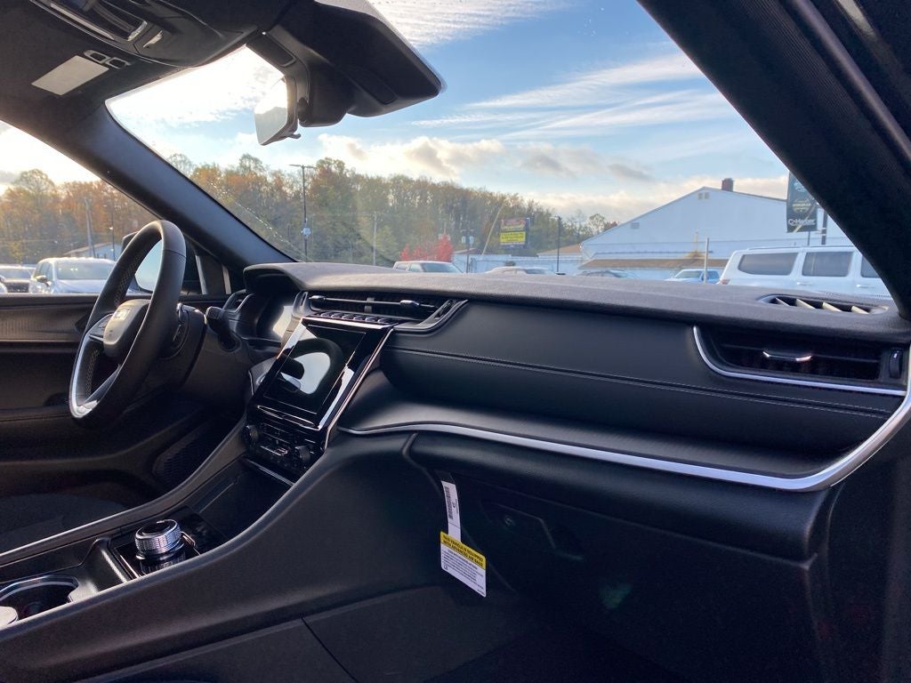 2025 Jeep Grand Cherokee GRAND CHEROKEE LAREDO X 4X4