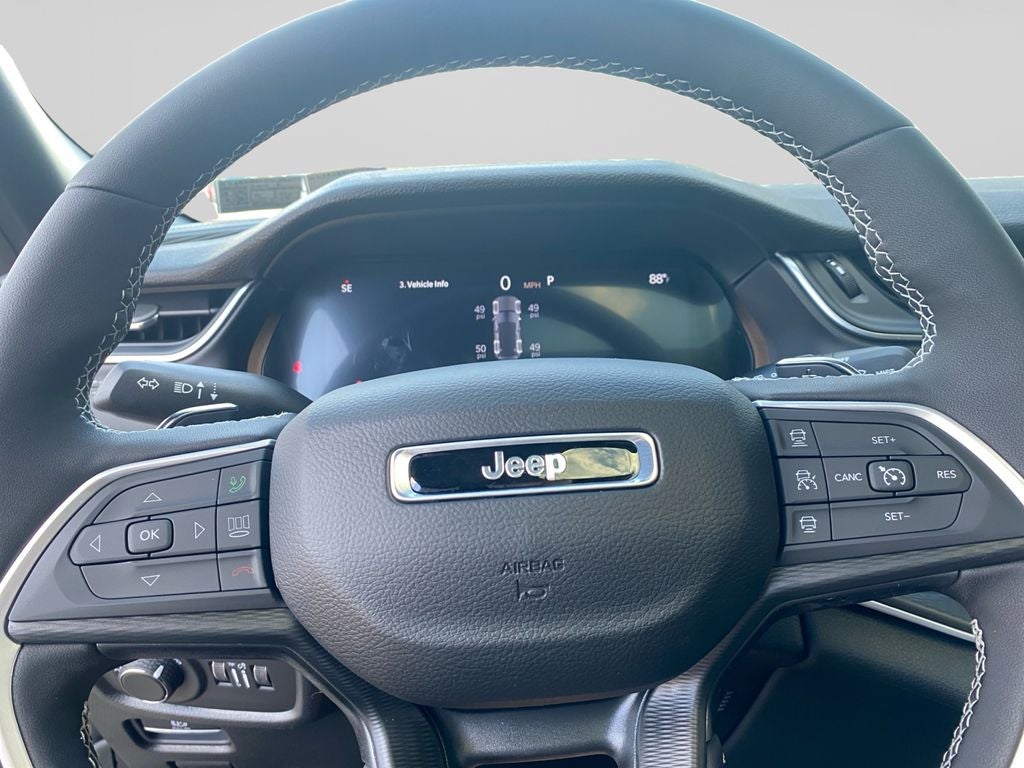 2027 Jeep Grand Cherokee Laredo X
