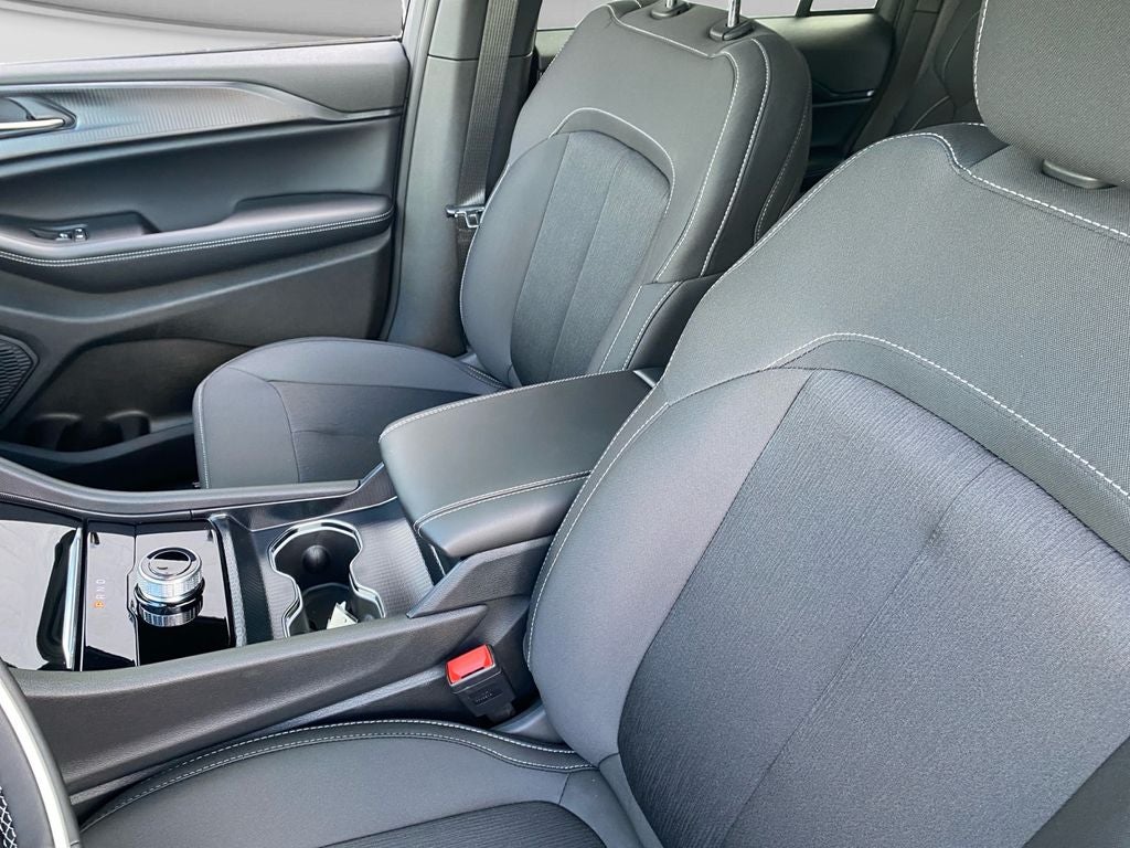 2027 Jeep Grand Cherokee Laredo X