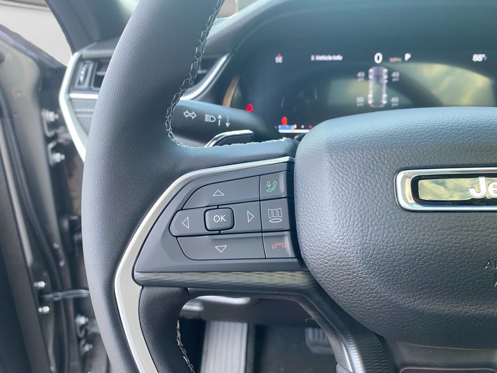 2027 Jeep Grand Cherokee Laredo X