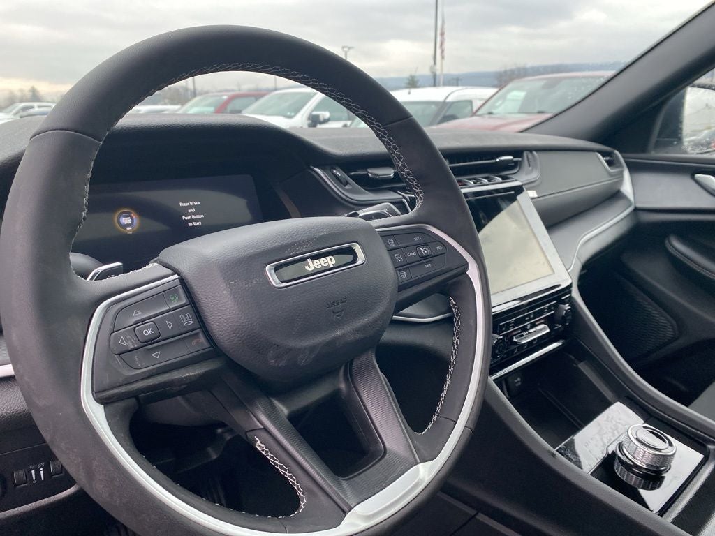 2026 Jeep Grand Cherokee GRAND CHEROKEE LAREDO X 4X4