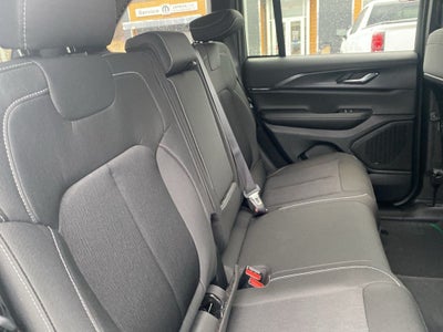 2026 Jeep Grand Cherokee GRAND CHEROKEE LAREDO X 4X4