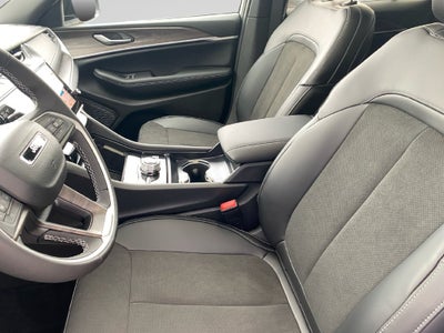 2027 Jeep Grand Cherokee Laredo Altitude
