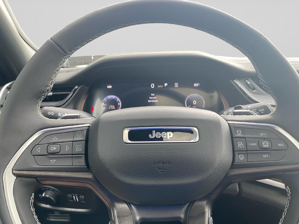 2027 Jeep Grand Cherokee Laredo Altitude