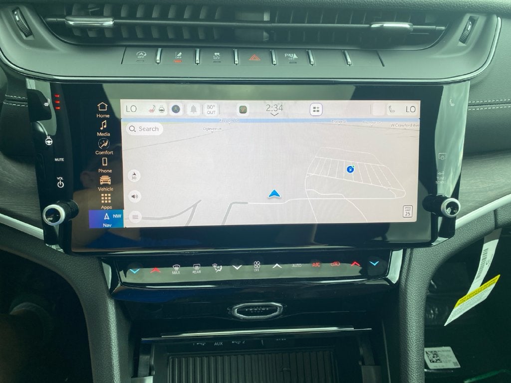 2027 Jeep Grand Cherokee Laredo Altitude