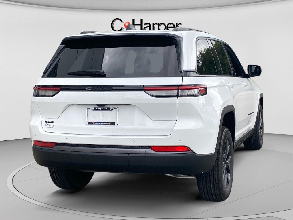 2027 Jeep Grand Cherokee Laredo Altitude