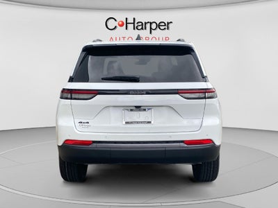 2027 Jeep Grand Cherokee Laredo Altitude