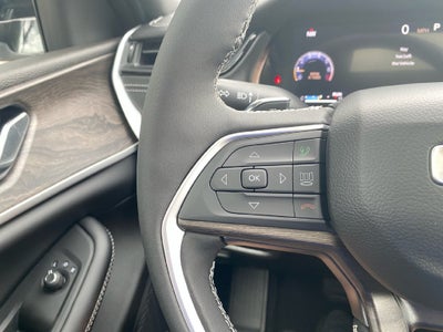 2027 Jeep Grand Cherokee Laredo Altitude