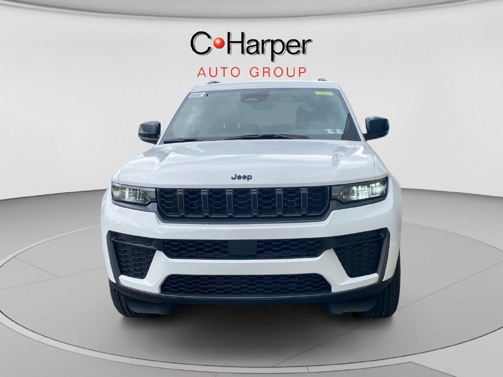 2027 Jeep Grand Cherokee Laredo Altitude
