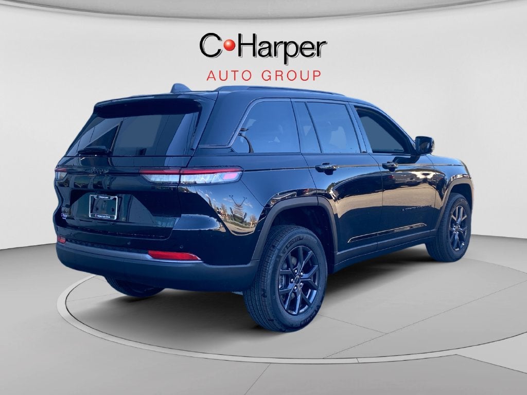 2027 Jeep Grand Cherokee Laredo Altitude