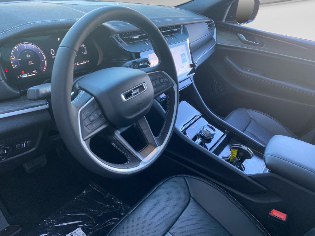 2027 Jeep Grand Cherokee Limited Reserve