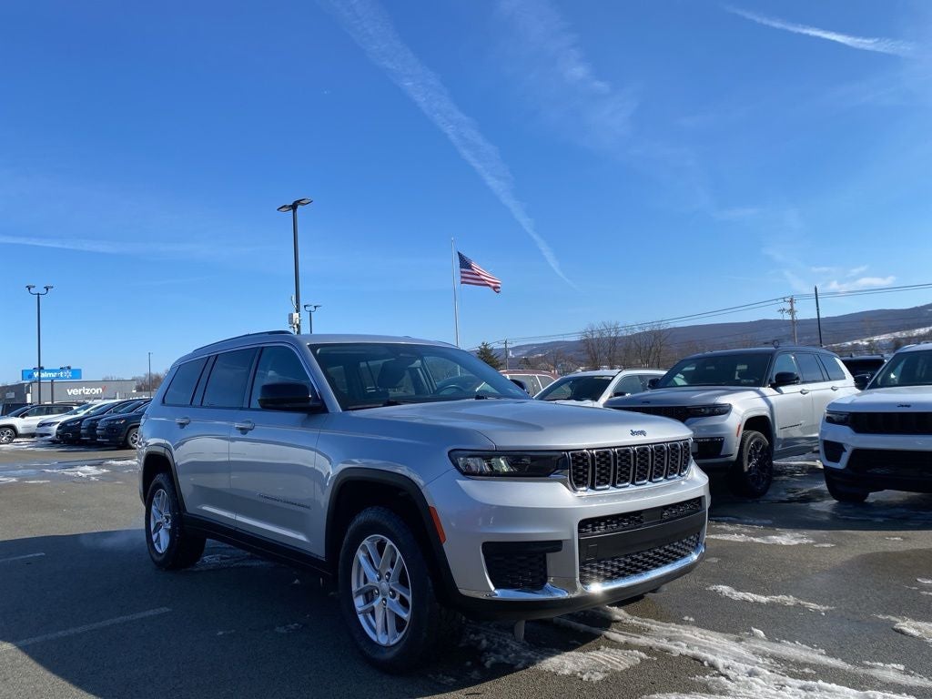 2022 Jeep Grand Cherokee L Laredo 4x4
