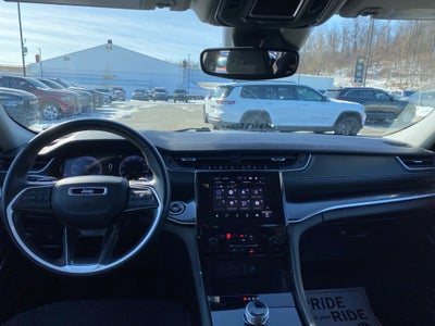 2022 Jeep Grand Cherokee L Laredo 4x4