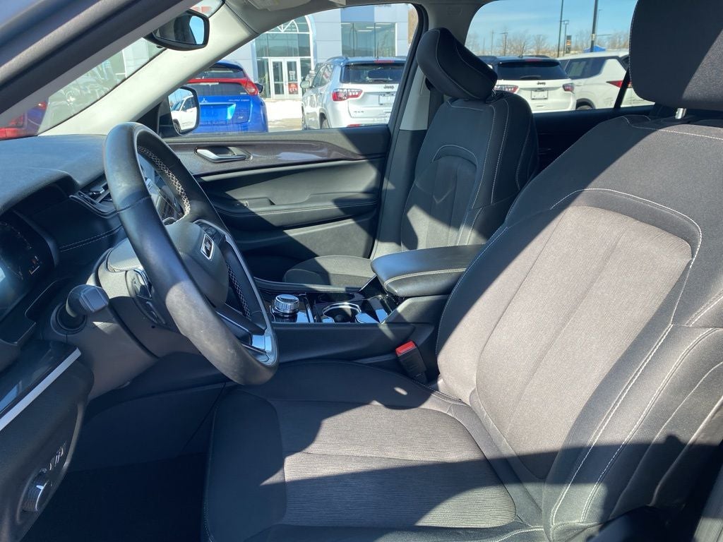 2022 Jeep Grand Cherokee L Laredo 4x4