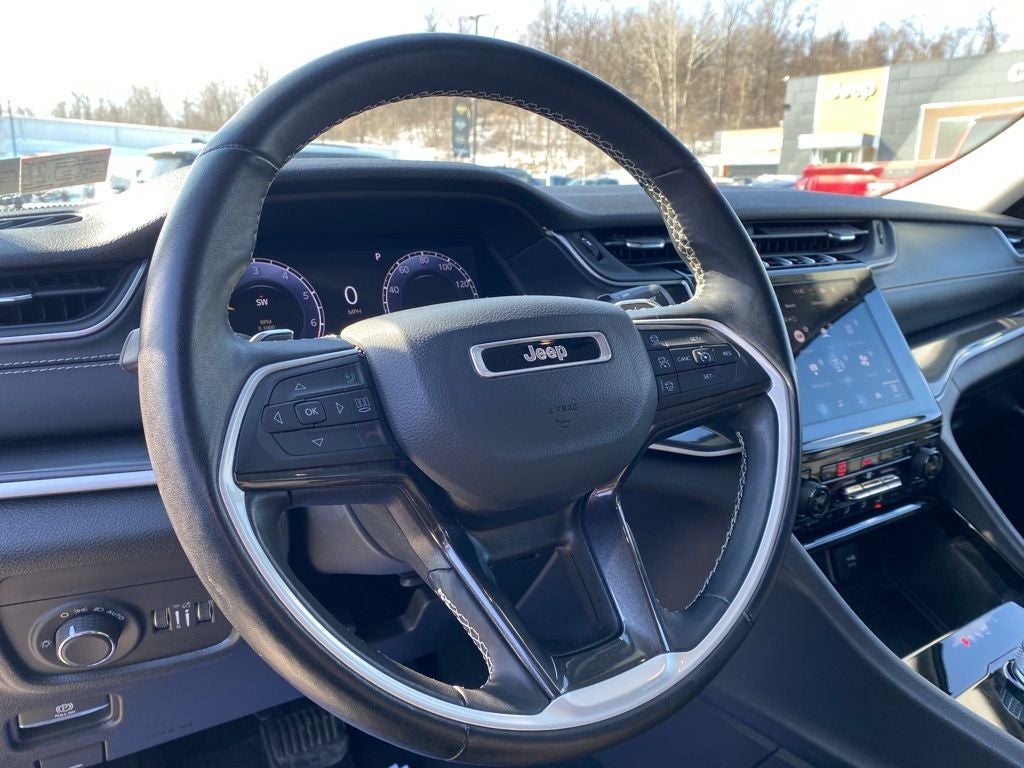 2022 Jeep Grand Cherokee L Laredo 4x4