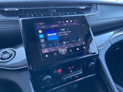 2022 Jeep Grand Cherokee L Laredo 4x4