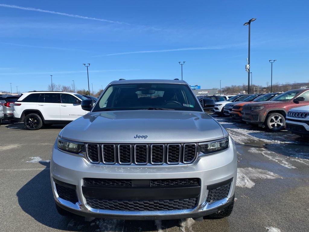 2022 Jeep Grand Cherokee L Laredo 4x4