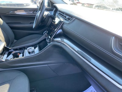 2022 Jeep Grand Cherokee L Laredo 4x4