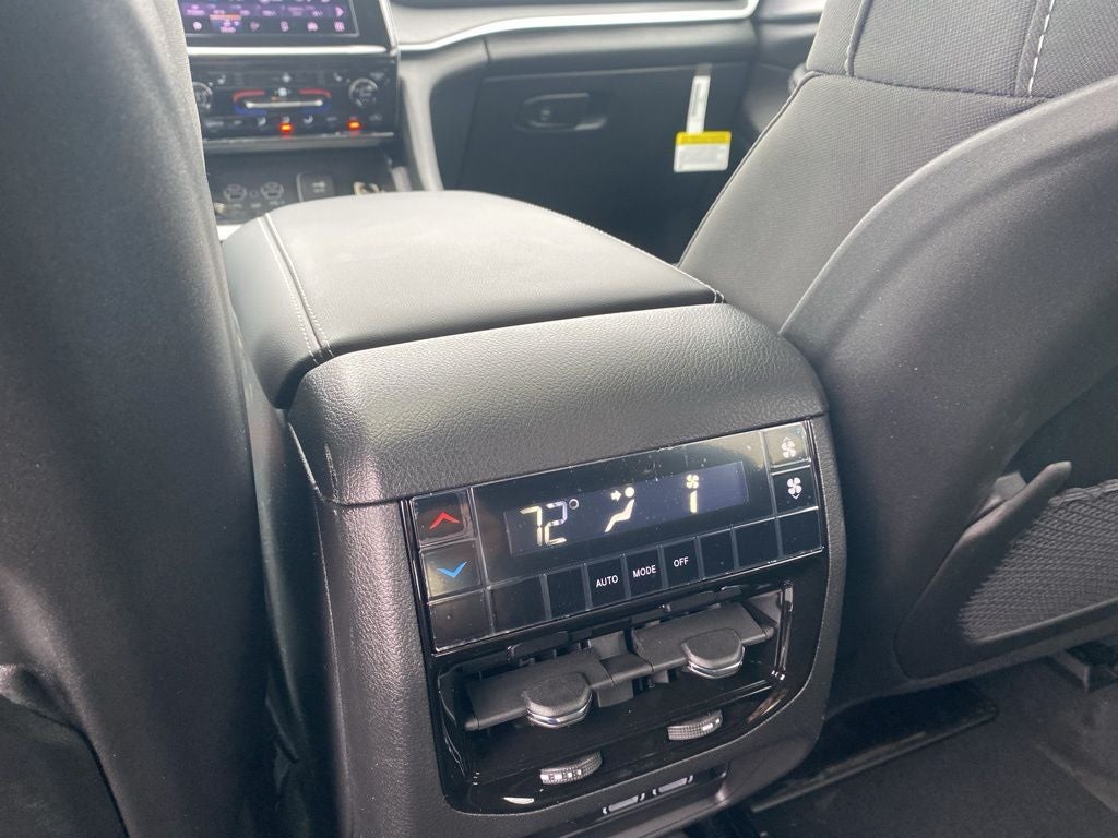 2026 Jeep Grand Cherokee L GRAND CHEROKEE L LAREDO X 4X4