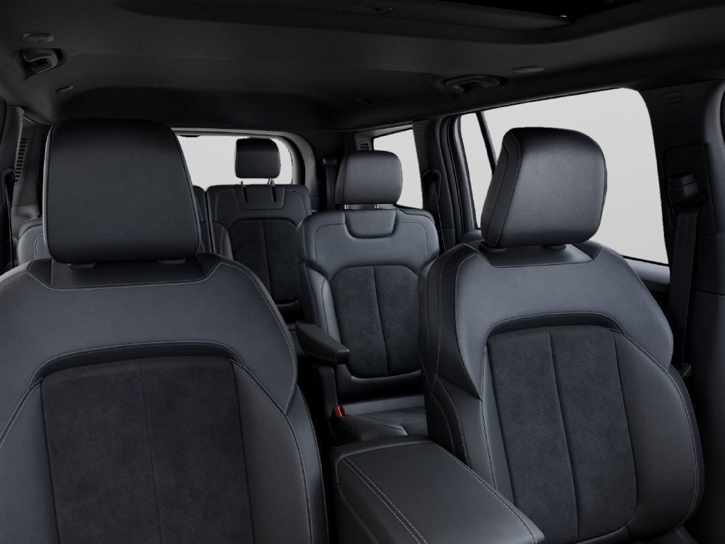 2027 Jeep Grand Cherokee L Laredo Altitude